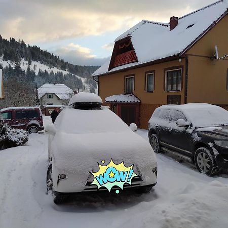 Sadyba Gostynniy Dvir Hotel Izki Bagian luar foto