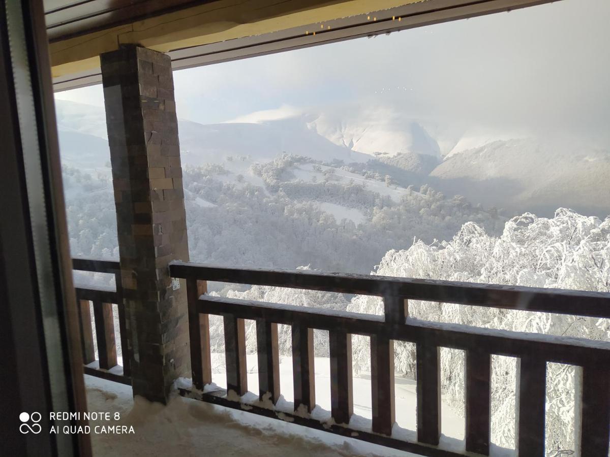 Sadyba Gostynniy Dvir Hotel Izki Bagian luar foto